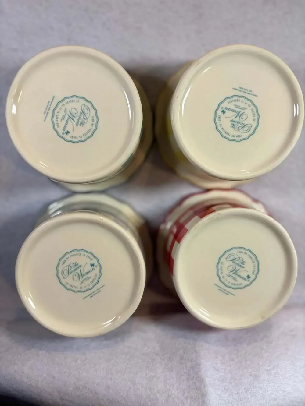 The Pioneer Woman Set of 4 Scalloped Stoneware Ramekins w/ Farm Animals